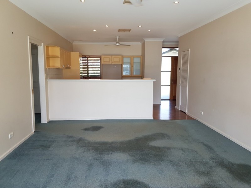 5 The Cut, Mannering Park NSW 2259
