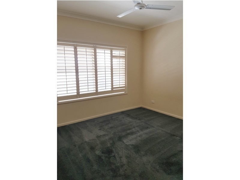 5 The Cut, Mannering Park NSW 2259