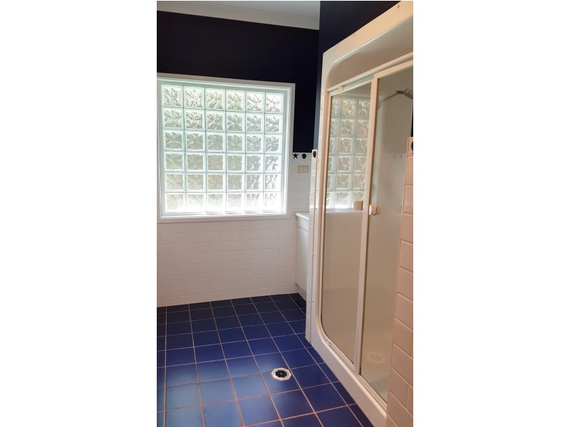 5 The Cut, Mannering Park NSW 2259