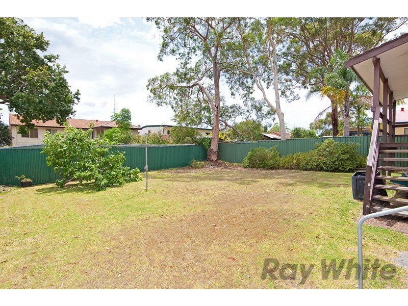 15 Collendina Road, Gwandalan NSW 2259