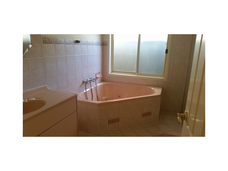 10 Candlewood Close, Kanwal NSW 2259