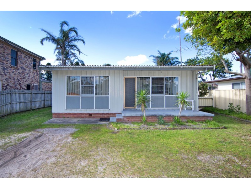 151 Budgewoi Road, Budgewoi NSW 2262