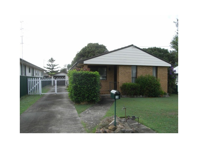 19 Athol Street, Toukley NSW 2263