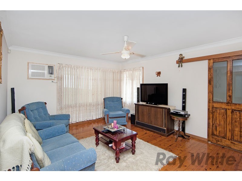 22 Margot Ave, Gorokan NSW 2263
