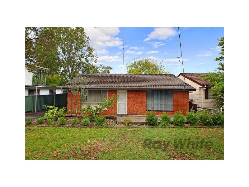 52 Warrina Avenue, Summerland Point NSW 2259