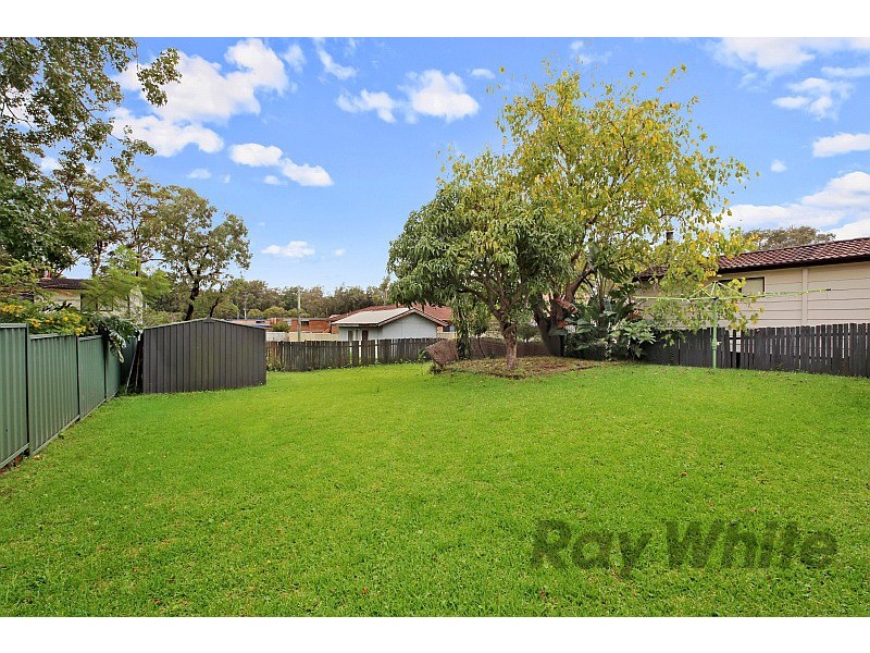 52 Warrina Avenue, Summerland Point NSW 2259