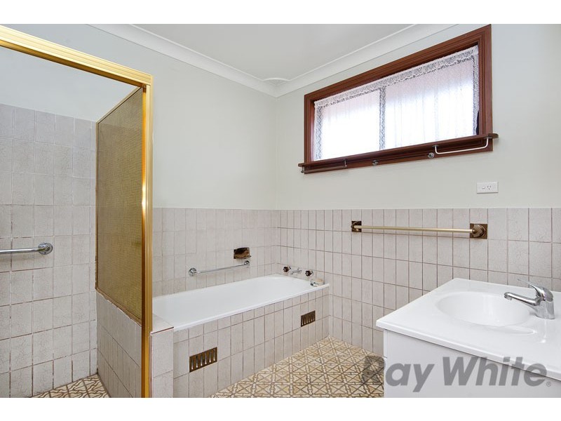 121 Wallarah Road, Gorokan NSW 2263