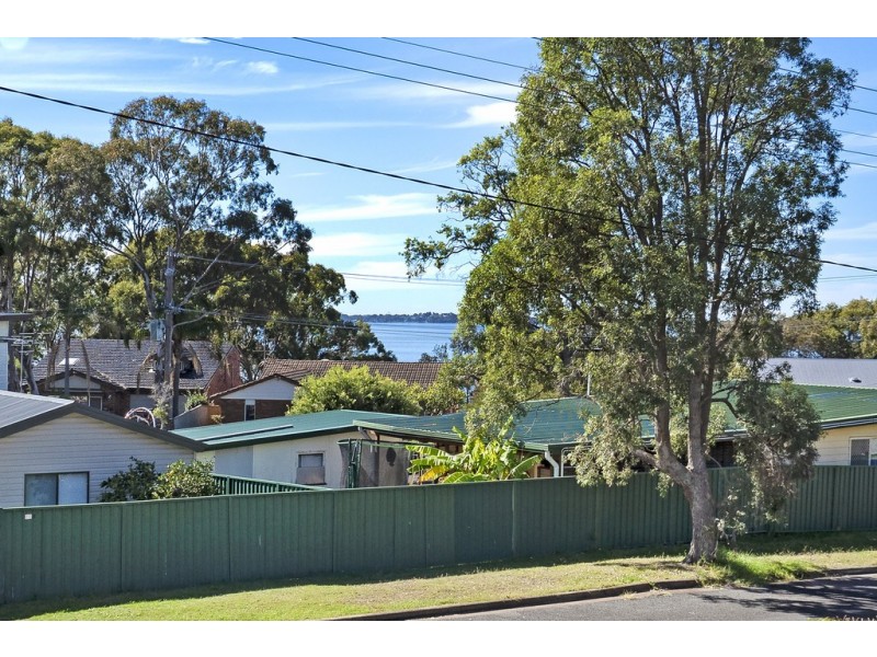 6 Ocean View Road, Gorokan NSW 2263