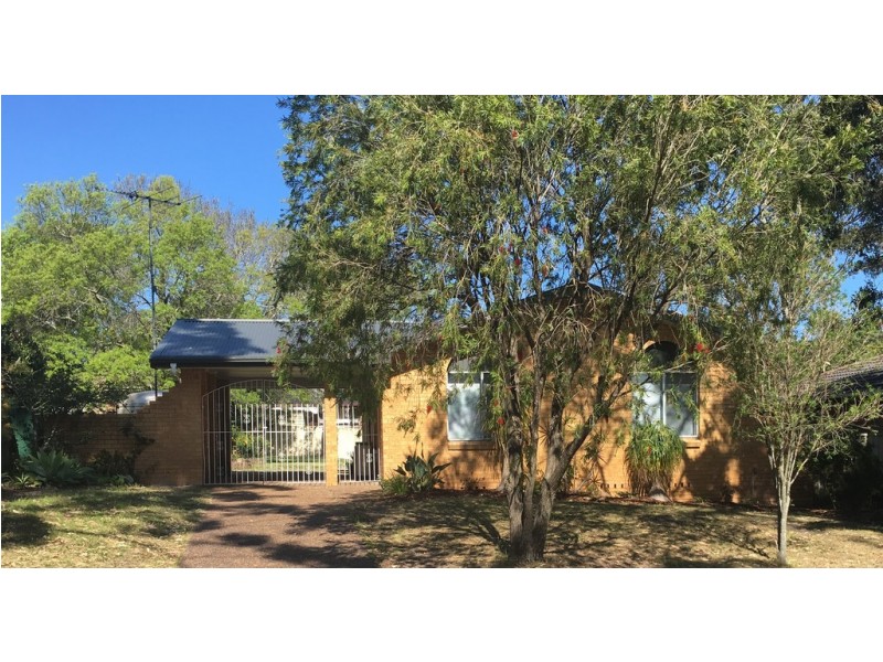 6 Gwenneth Close, Kanwal NSW 2259