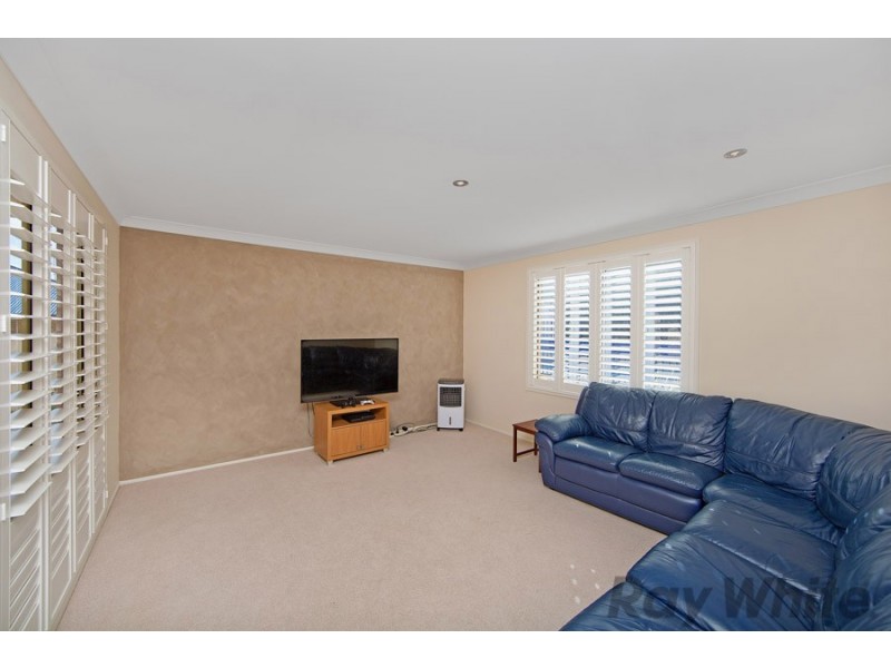 7 Highcliff Close, Woongarrah NSW 2259