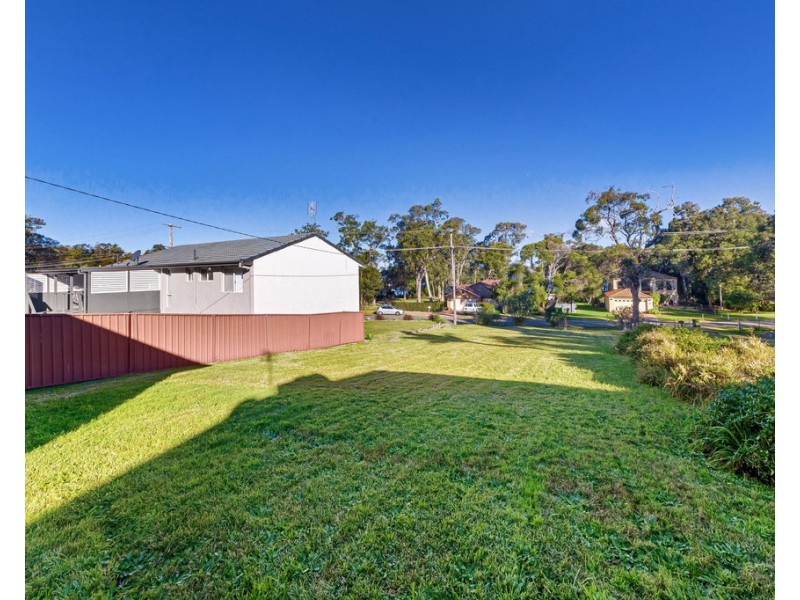 27 Kamilaroo Avenue, Lake Munmorah NSW 2259