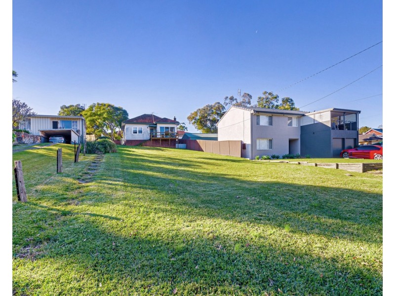 27 Kamilaroo Avenue, Lake Munmorah NSW 2259