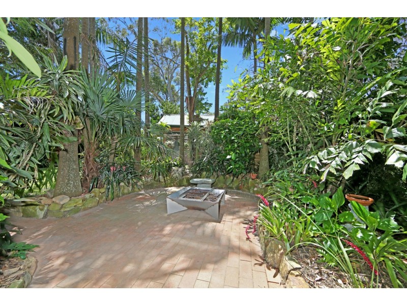 33 Trevally Avenue, Chain Valley Bay NSW 2259