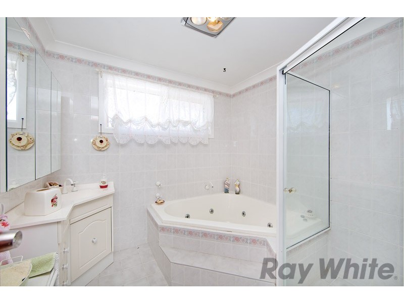 62 Warrina Avenue, Summerland Point NSW 2259