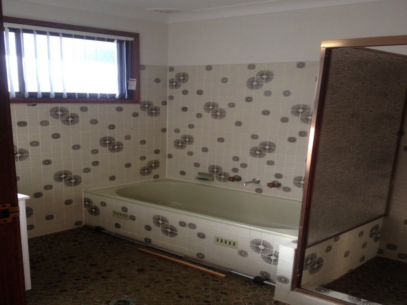 27 Liamena Avenue, San Remo NSW 2262