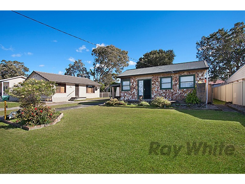 11 Kalani Street, Budgewoi NSW 2262