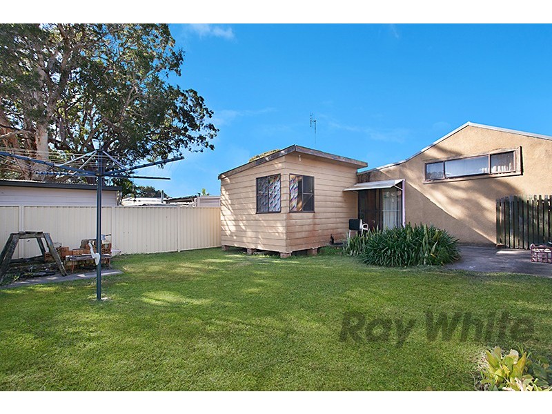 11 Kalani Street, Budgewoi NSW 2262