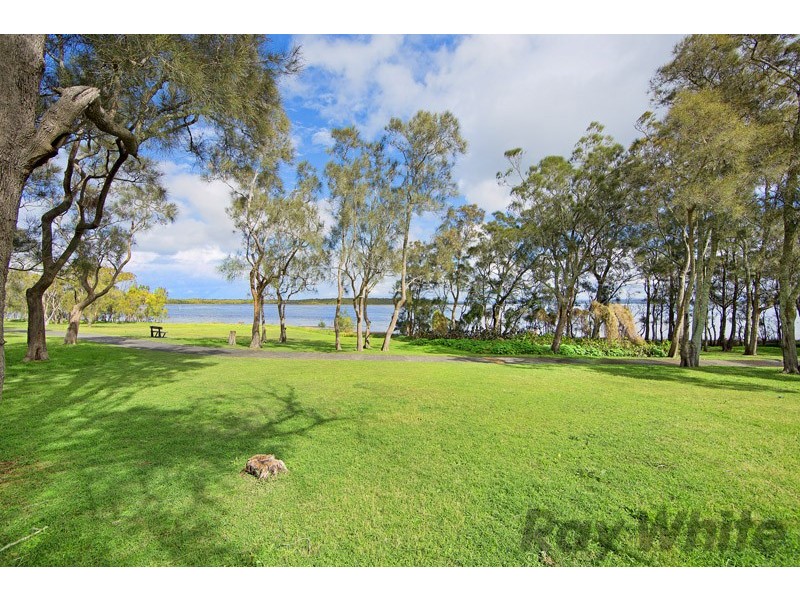 16 Diamond Head Drive, Budgewoi NSW 2262