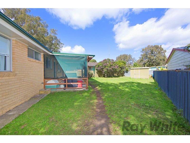 32 Natuna Avenue, Budgewoi NSW 2262