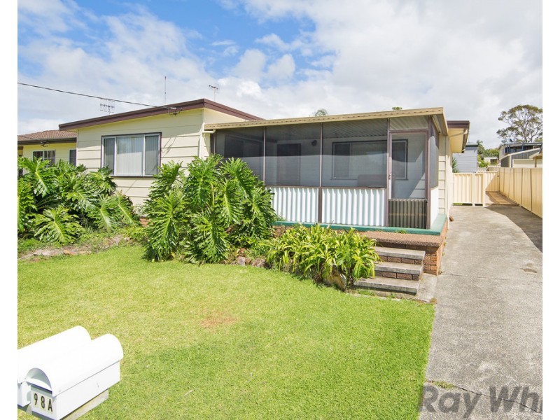 98 Woolana Avenue, Budgewoi NSW 2262