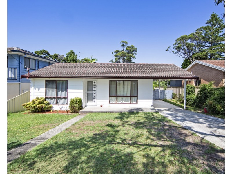 24 Laelana Avenue, Budgewoi NSW 2262