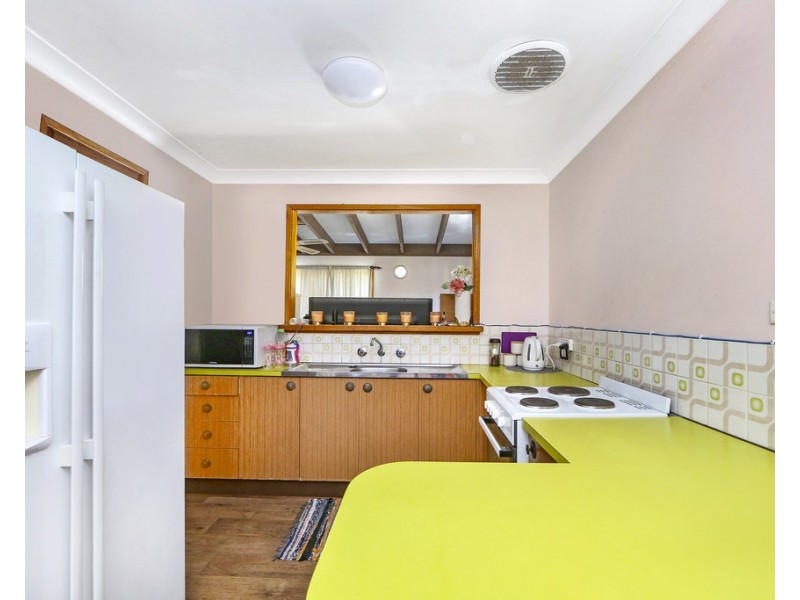 24 Laelana Avenue, Budgewoi NSW 2262