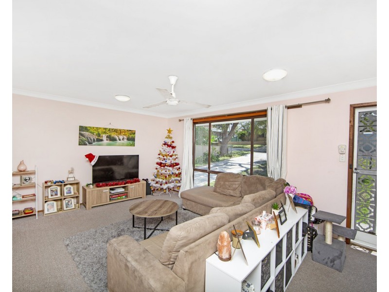 24 Laelana Avenue, Budgewoi NSW 2262