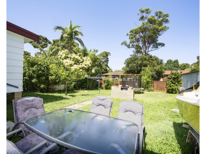 24 Laelana Avenue, Budgewoi NSW 2262