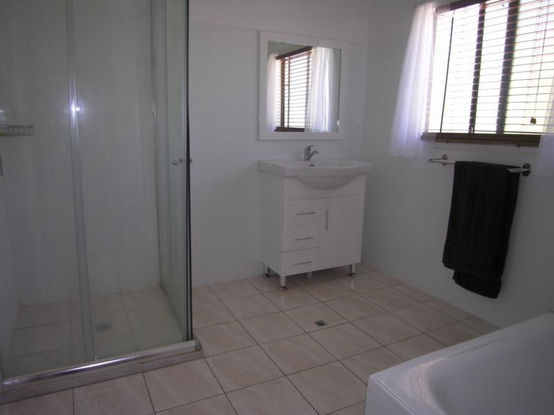 9 Anembo Ave, Summerland Point NSW 2259