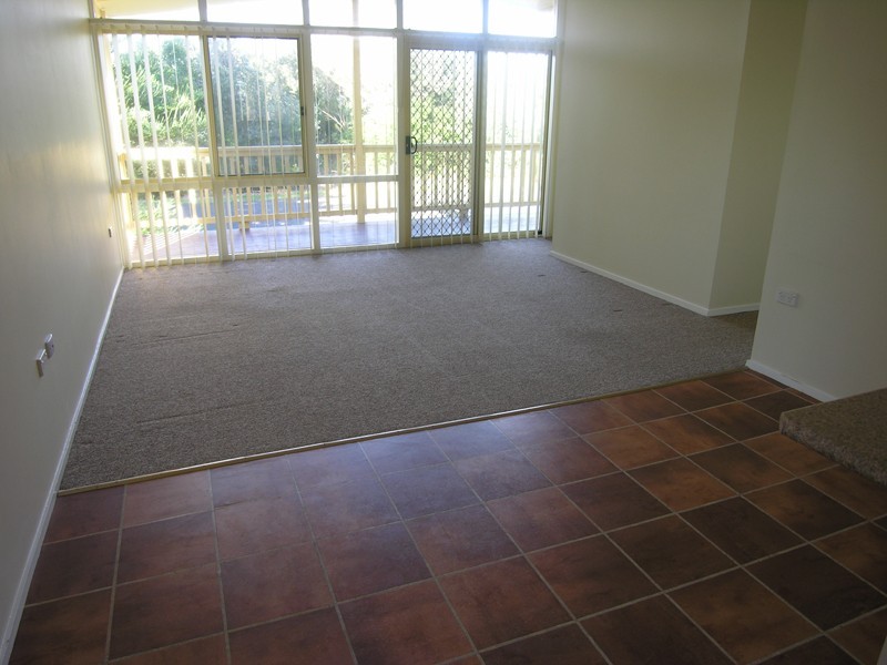 2/9 Erudgeree Street, Budgewoi NSW 2262