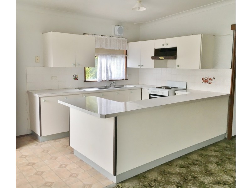 12a Kewalo Avenue, Budgewoi NSW 2262