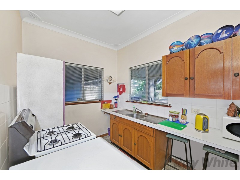 32 Woodland Parkway, Buff Point NSW 2262
