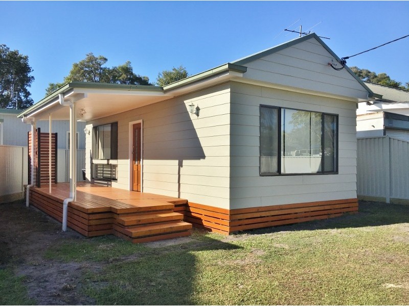 8 Kewalo Avenue, Budgewoi NSW 2262