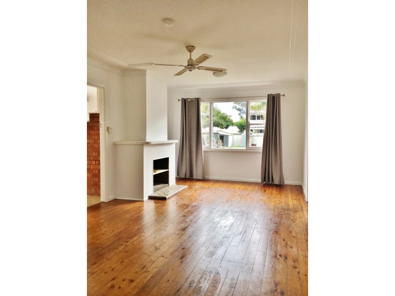 7 Ourringo Street, Budgewoi NSW 2262