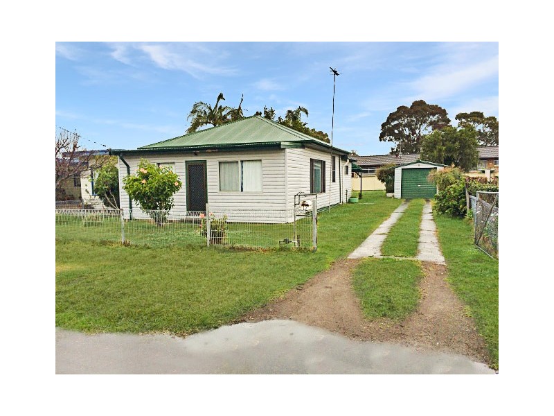 17 Alice Parade, Toukley NSW 2263