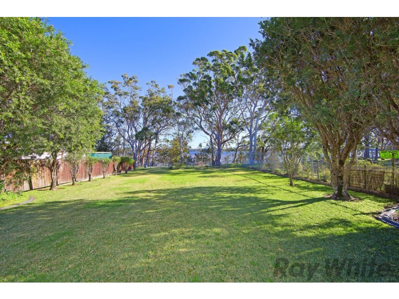 196 Buff Point Avenue, Buff Point NSW 2262