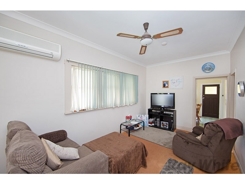 44 Elouera Avenue, Buff Point NSW 2262
