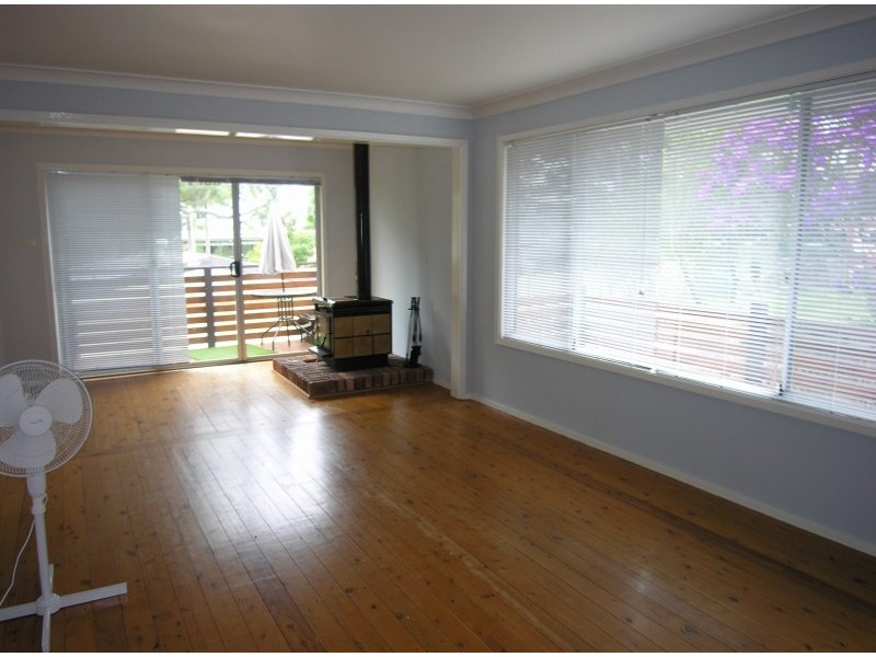 41 Wailele Avenue, Budgewoi NSW 2262