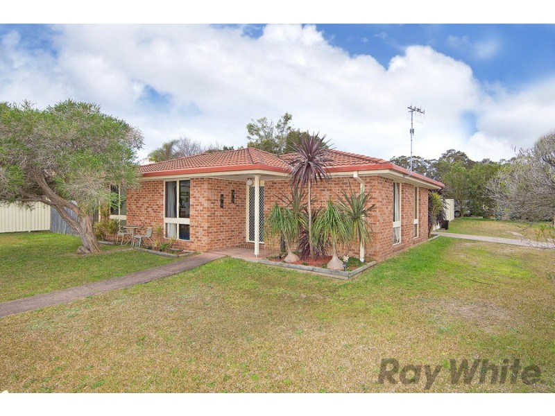 1 Parton Close, Buff Point NSW 2262