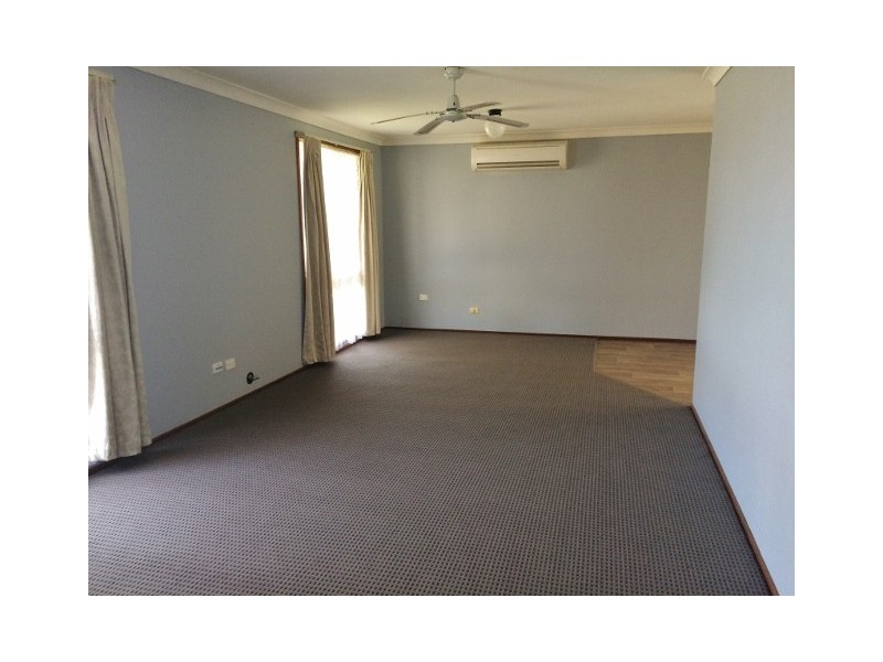 1 Parton Close, Buff Point NSW 2262