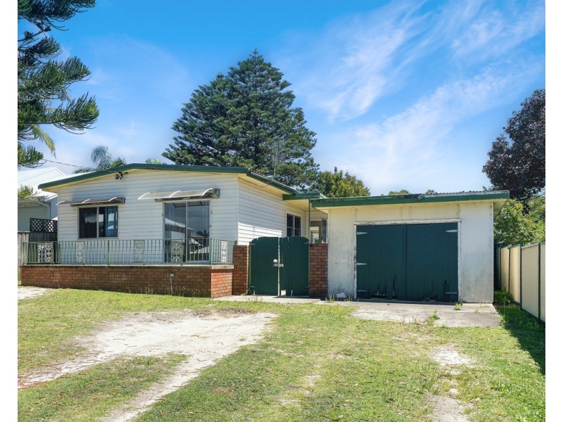 1 Mathews Street, Norah Head NSW 2263