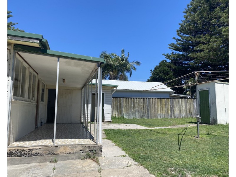 1 Mathews Street, Norah Head NSW 2263