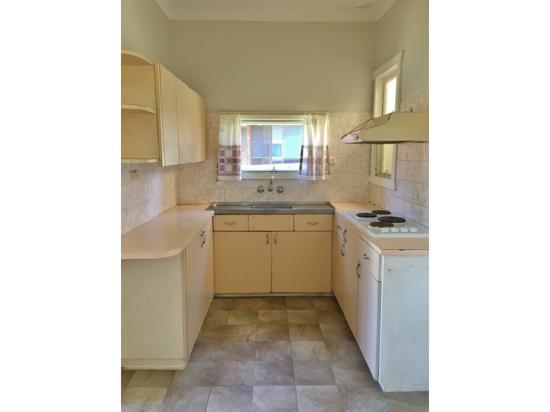 6 Huene Avenue, Budgewoi NSW 2262