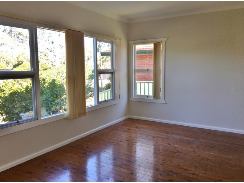 6 Huene Avenue, Budgewoi NSW 2262