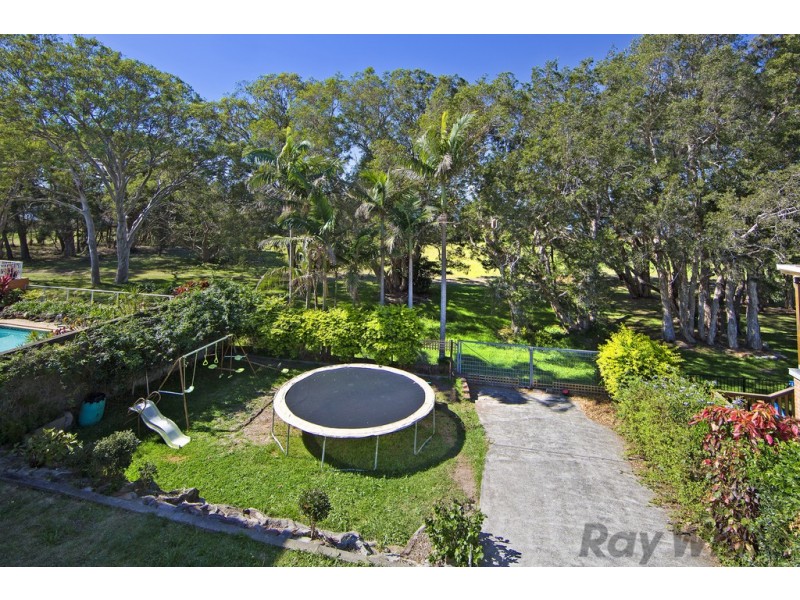 35 Sunrise Avenue, Budgewoi NSW 2262