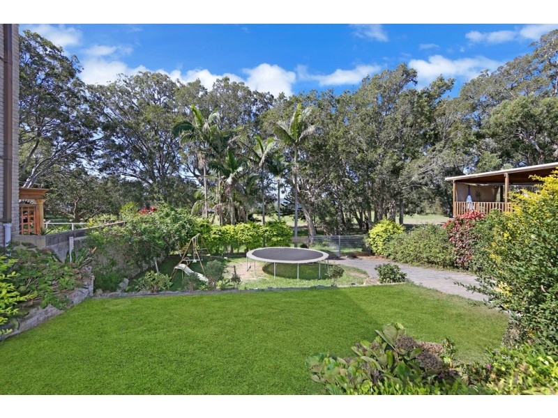 35 Sunrise Avenue, Budgewoi NSW 2262