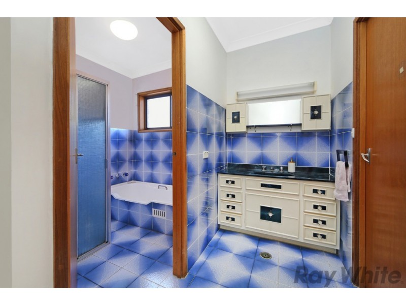 35 Sunrise Avenue, Budgewoi NSW 2262