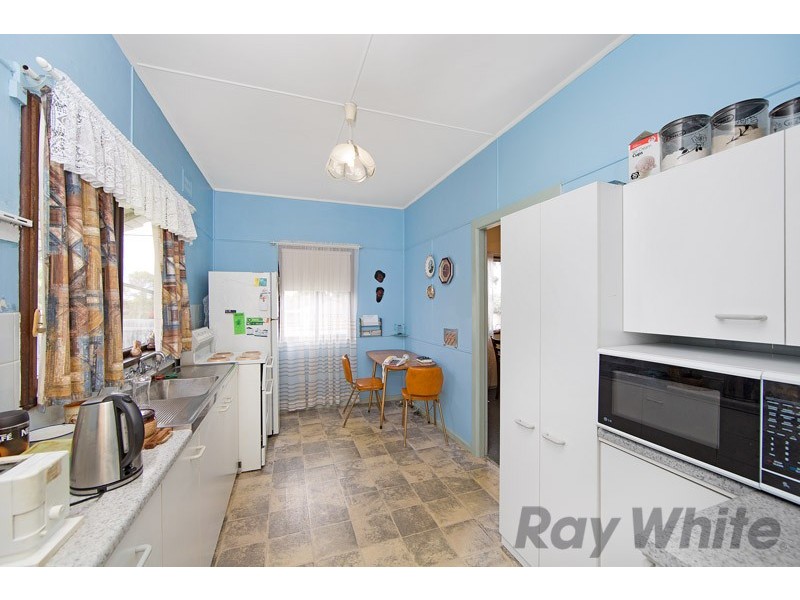 1 Nichols Avenue, Gorokan NSW 2263