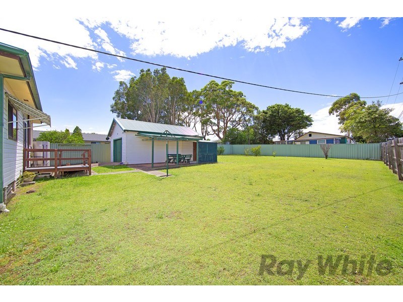 1 Nichols Avenue, Gorokan NSW 2263