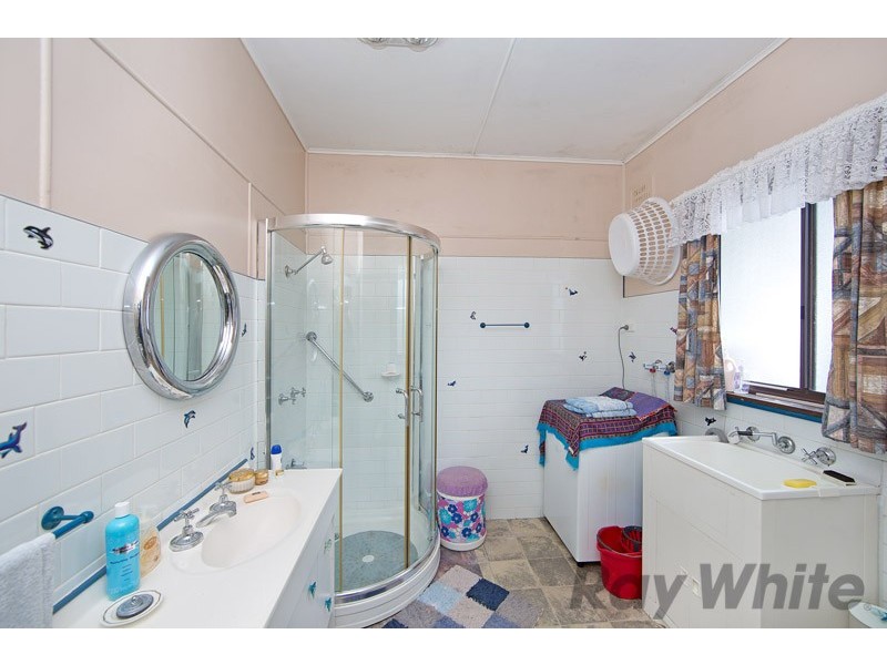 1 Nichols Avenue, Gorokan NSW 2263